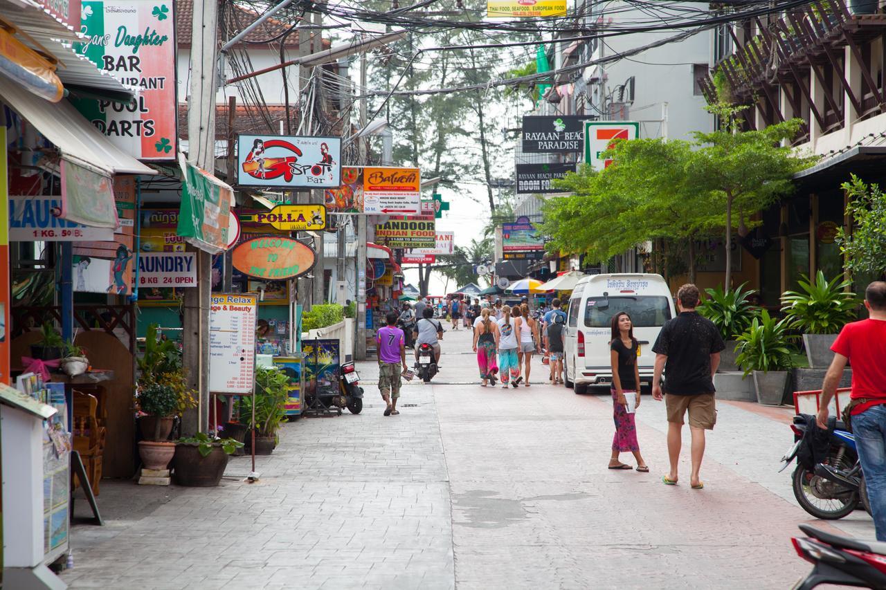 Simple Boutique Seabreeze Hotel Patong Exterior photo